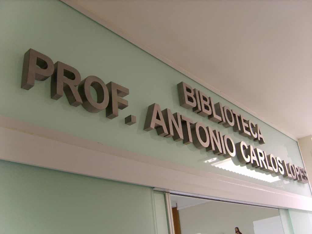 Biblioteca Prof. Antônio Carlos Lopes